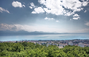 Clouds and Leman Lake 