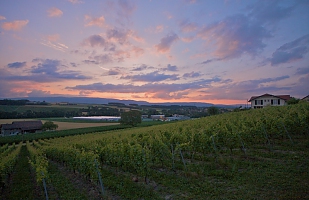 The sun goes down on Bremblens 