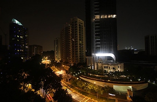 Hot night in Singapore 